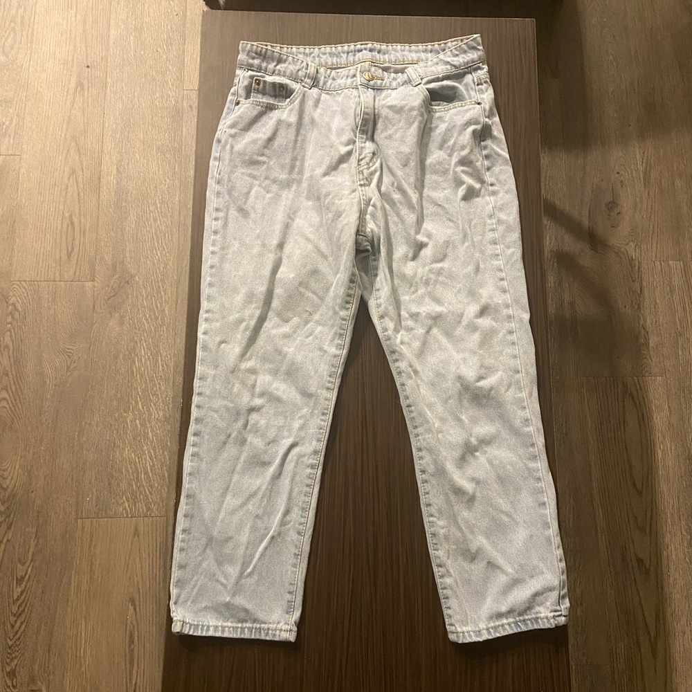 women’s white denim straight leg capri jeans
